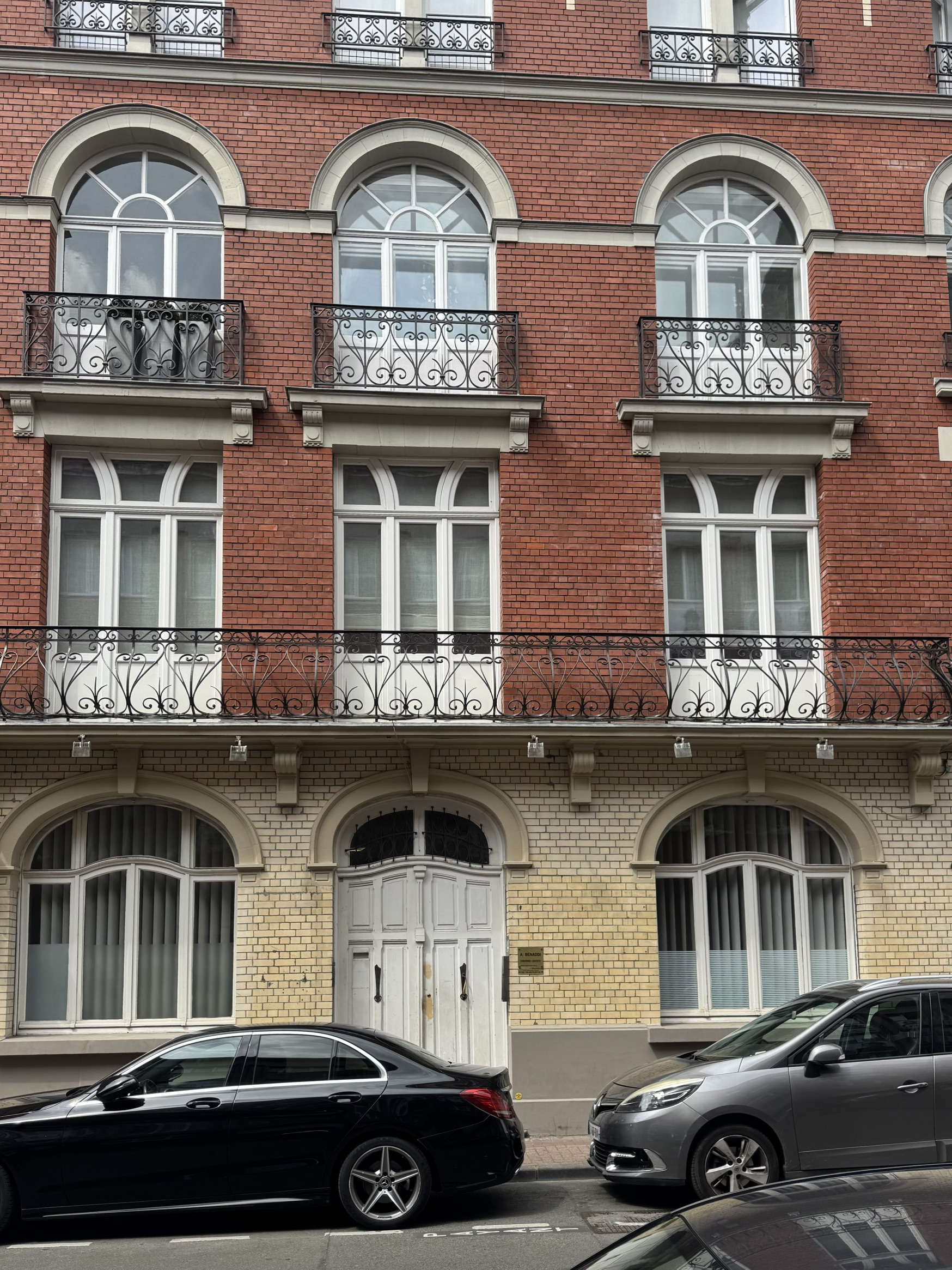 Façade du cabinet dentaire Benaddi, 14 rue Saint-Génois à Lille